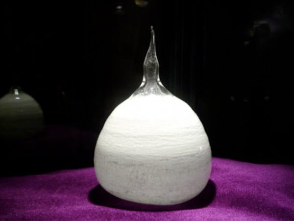 Yann Toma expose ses sculptures de co2 à l’Hotel Lutetia