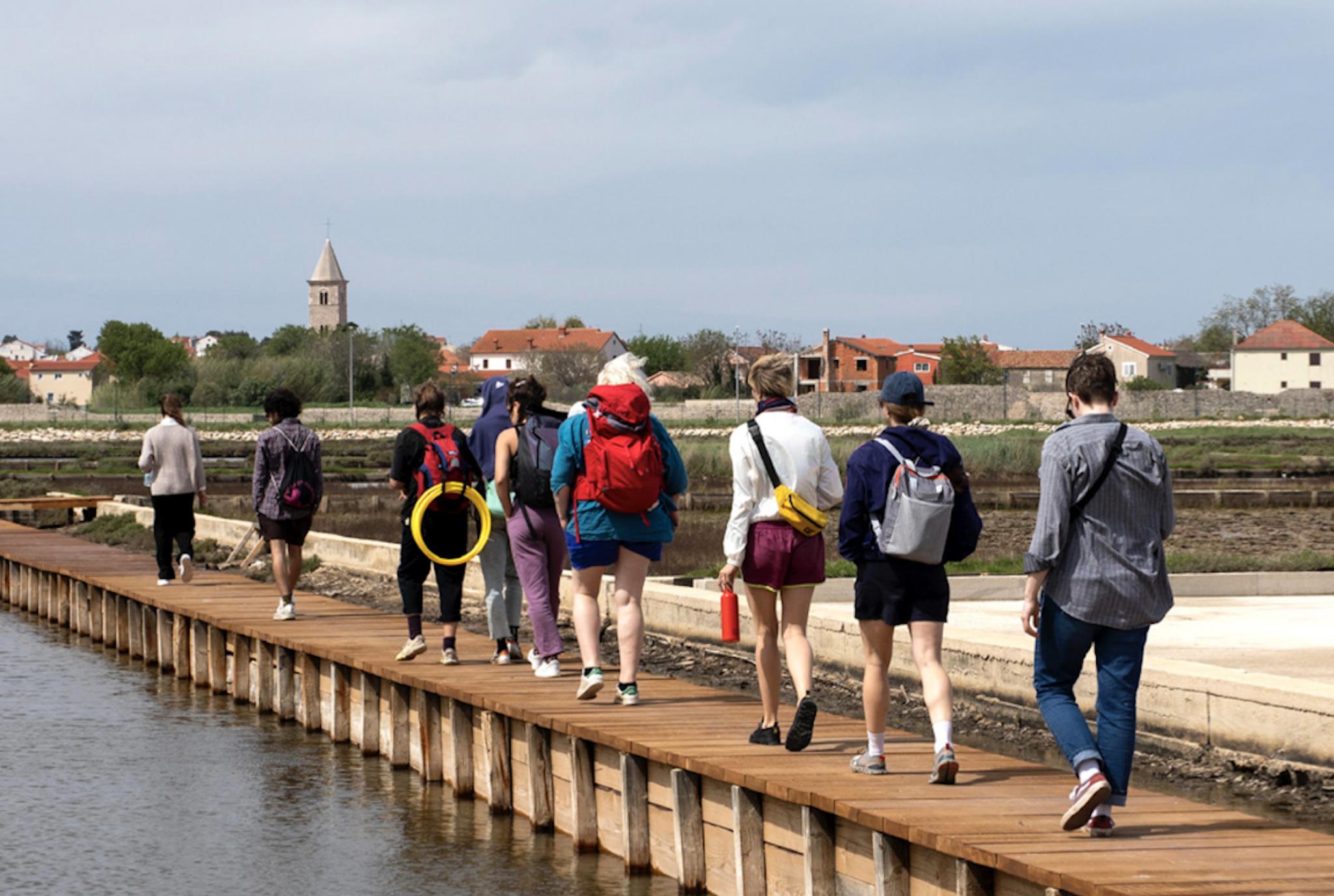 Guide « Résidences artistiques en entreprise : pour une écologie de la relation » – HAND TO HAND